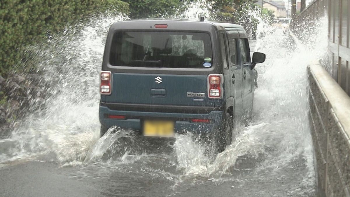 県内各地で大雨 昼すぎにピーク過ぎるも…道路冠水や床下浸水など被害 1日で1か月分の雨が降った場所も