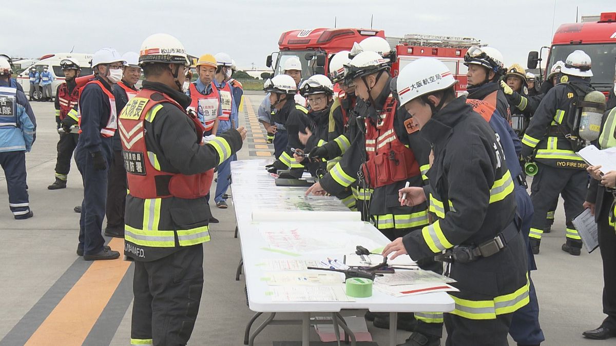 飛行機の着陸失敗を想定 松山空港で救助訓練 消防など28機関が参加