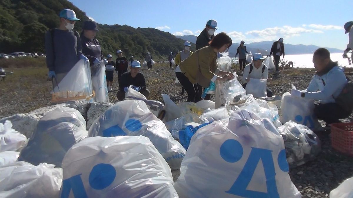 「海洋ごみが深刻な問題」廃タイヤや漁具など拾い集め 伊予市の海岸で清掃イベント【愛媛】