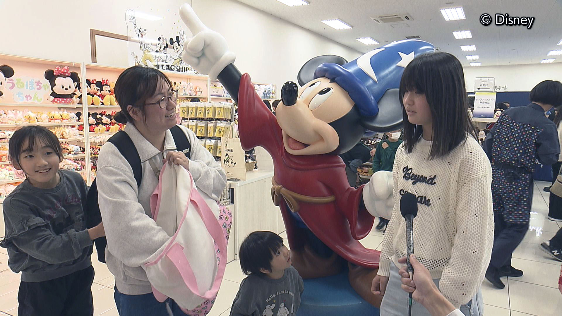 期間限定のディズニーストアが2年ぶり愛媛に、開店初日は100人以上の
