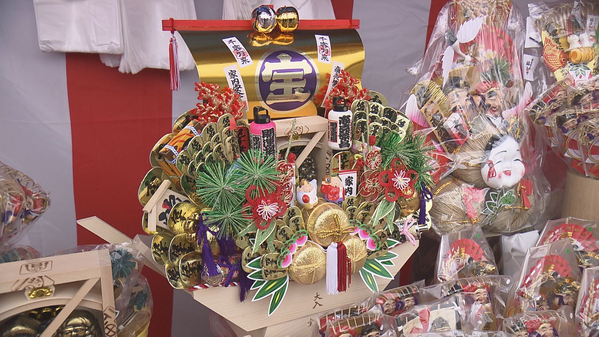 2ページ目 なぜ「椿神社」と呼ばれてるの？縁起物には買う順番がある