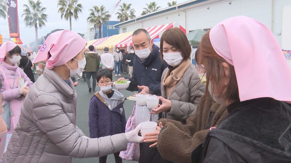 宇和島特産の柑橘や郷土料理味わう「産業まつり」秋田のきりたんぽ鍋も登場 