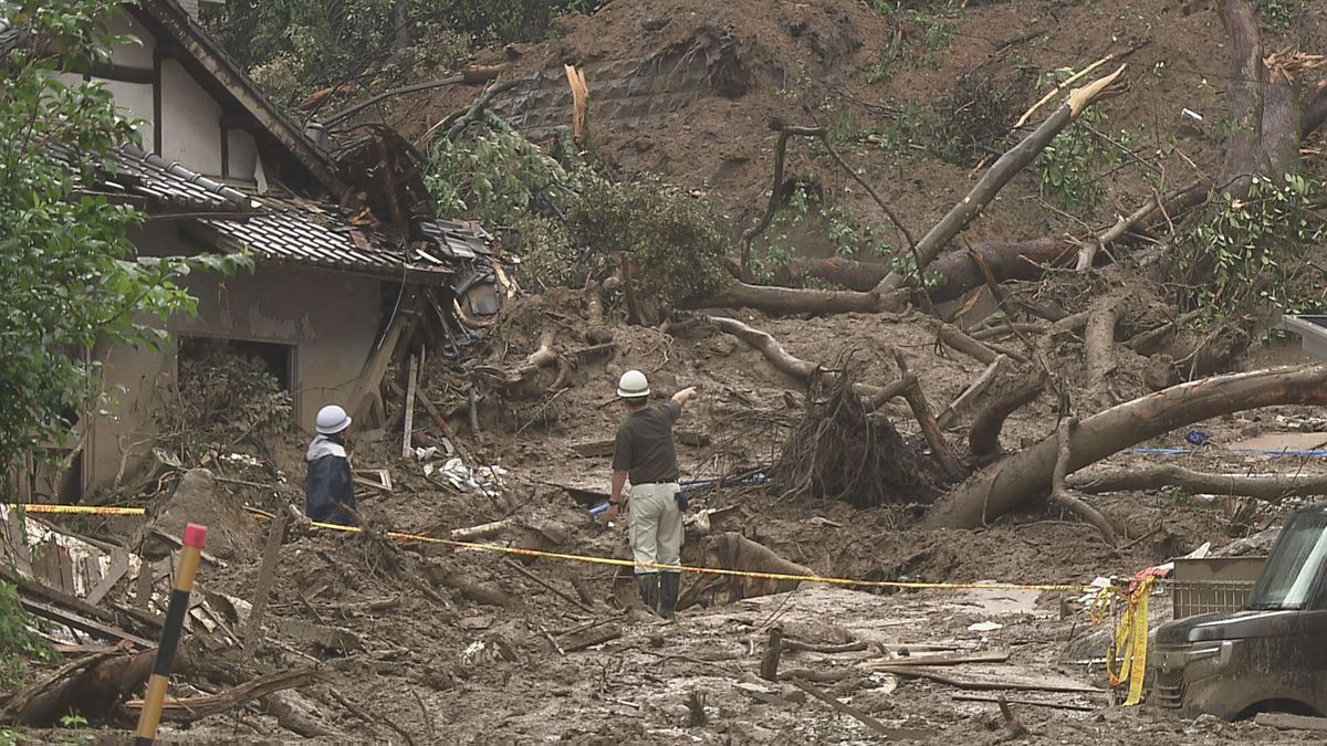 愛媛 松山城・城山の土砂崩れから３日「自宅に入れていない」避難生活・土砂の撤去続く