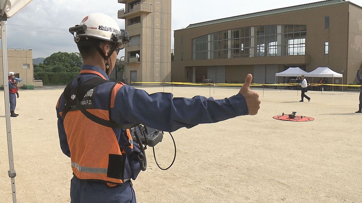 巨大地震発生を想定し消防隊員が訓練 要救助者の発見にドローン活用