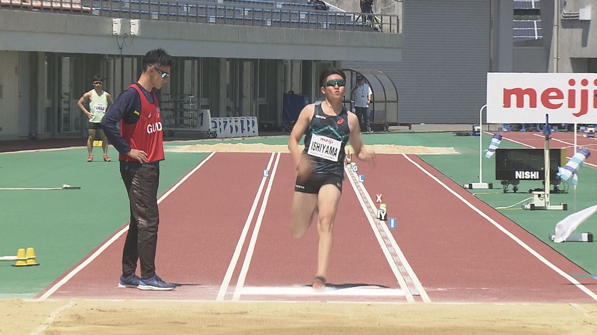 石山大輝選手が故郷で跳んだ! 愛媛で初開催 日本パラ陸上選手権1日目