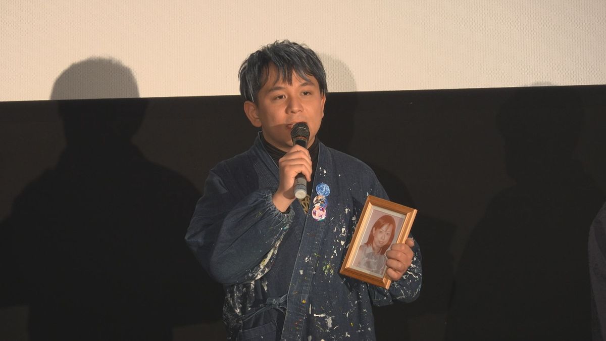 新居浜市出身の画家・石村嘉成さんの半生描く映画「青いライオン」舞台挨拶