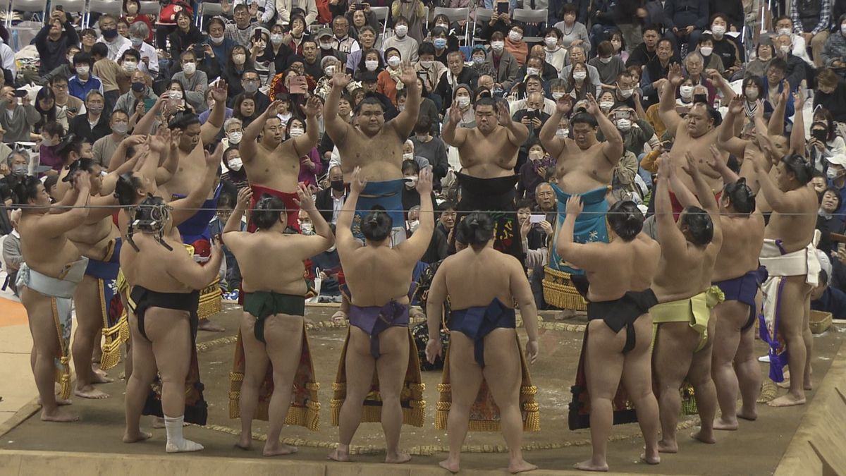 大相撲の冬巡業 5年ぶり松山場所「満員御礼」4500人のファンが声援【愛媛】