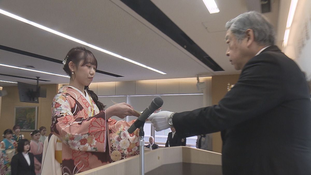 「責任と誇りを持ち進んでいく」コロナ禍に入学 人間環境大学松山看護学部で卒業式