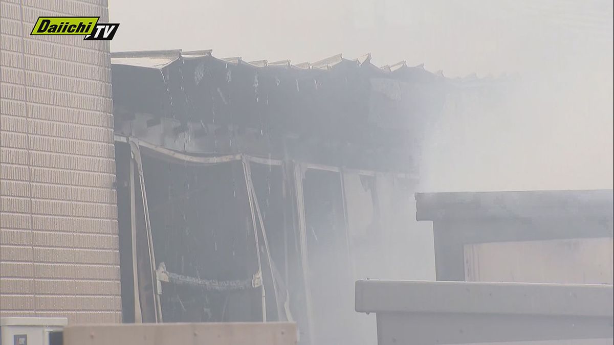 住宅全焼する火事　１人がやけどで搬送　７日朝　静岡・沼津市