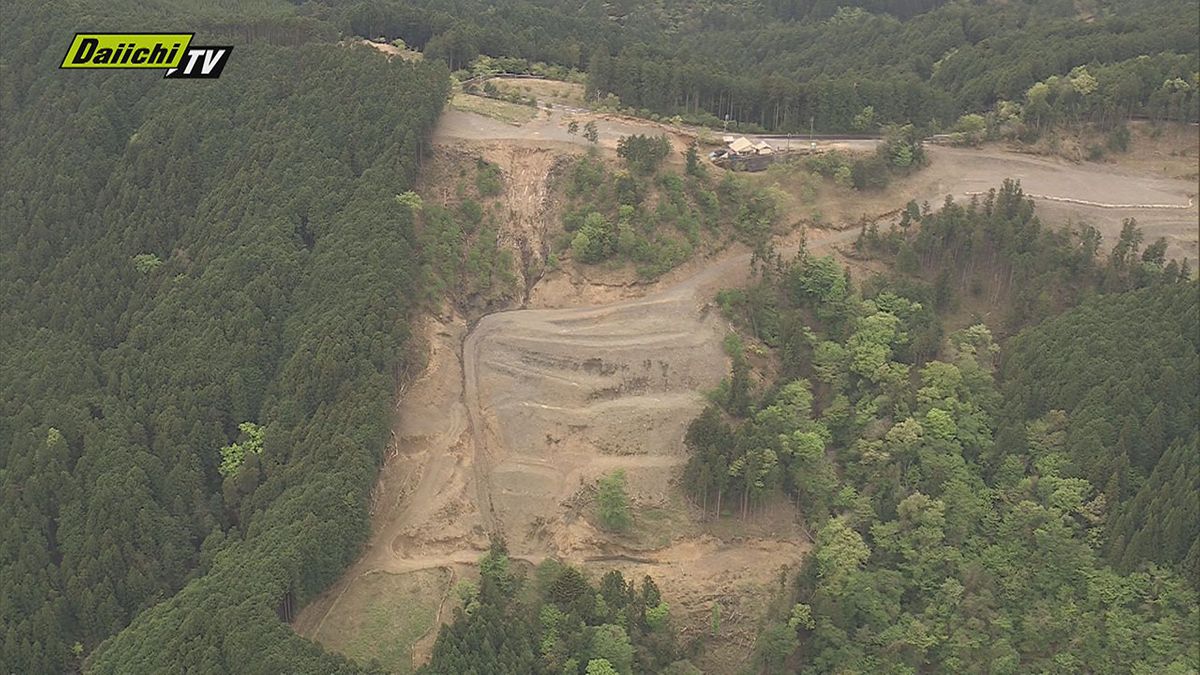 静岡市葵区の山間部に無許可で造成された盛り土、行政代執行に移行する方針を固める