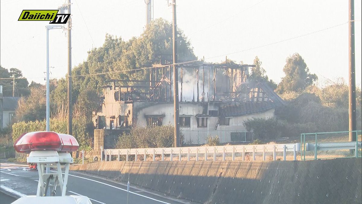 木造2階建ての住宅を全焼　焼け跡から1人の遺体が見つかる（磐田市）