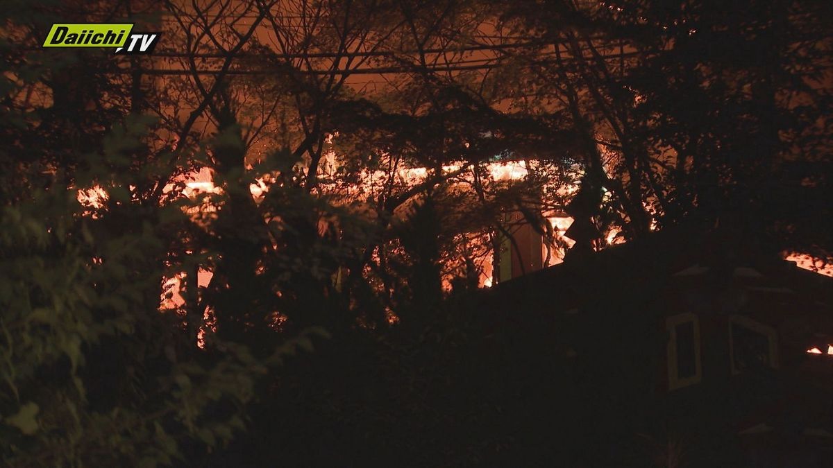 【火事】宗教施設が燃える けが人確認されず（静岡・函南町）