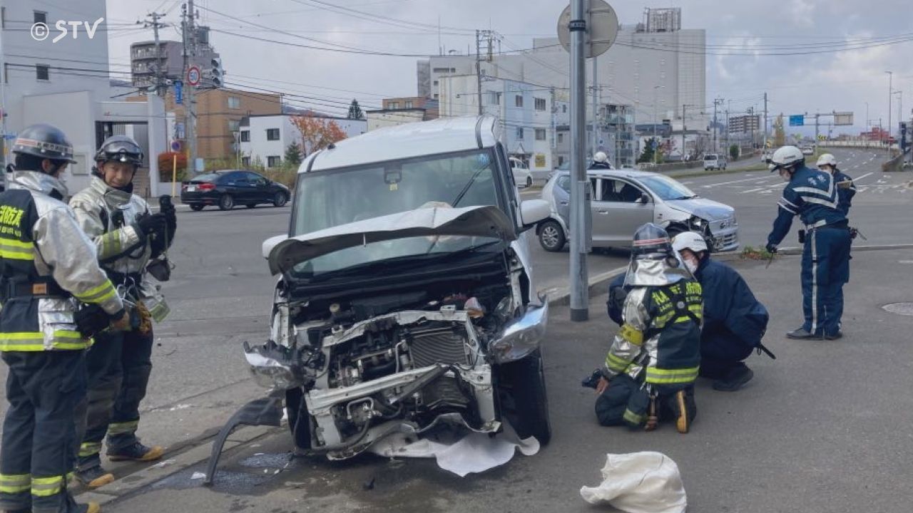 【速報】車同士の交通事故　10歳未満の男の子2人含む4人搬送　札幌市豊平区