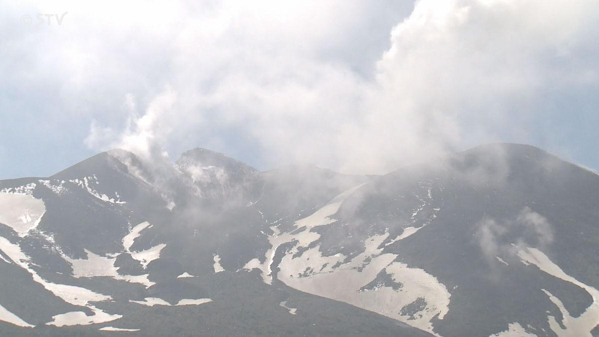 北海道・十勝岳で「火山性微動」 火口付近等の地域には立ち入らないよう呼びかけ