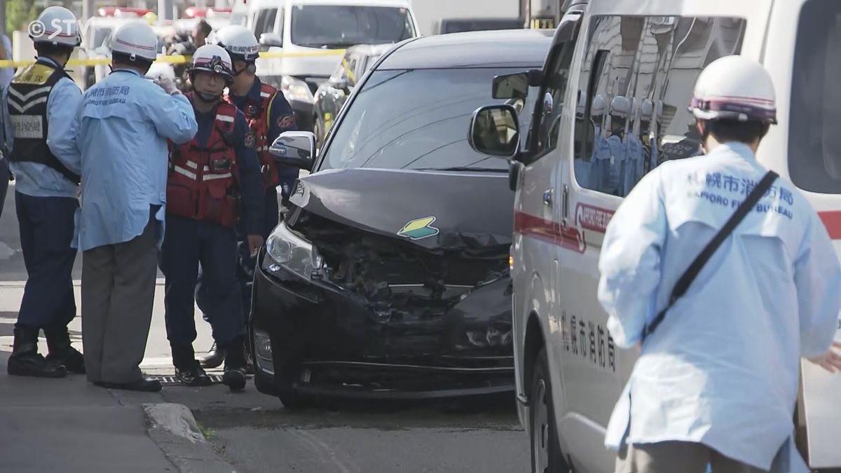 【速報】乗用車同士が出合い頭に衝突　90代女性が意識不明の重体　女性2人けが　札幌市北区