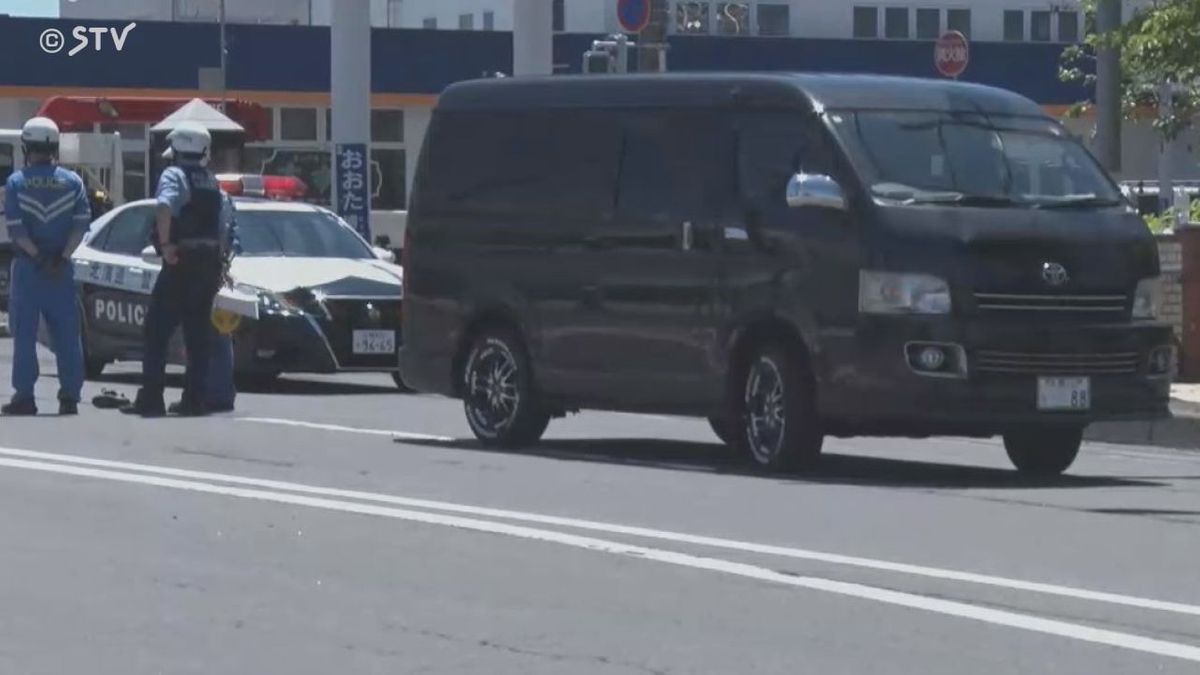 道路横断中の70代女性死亡 ワンボックスカーにはねられる ドライバーを現行犯逮捕 岩見沢市