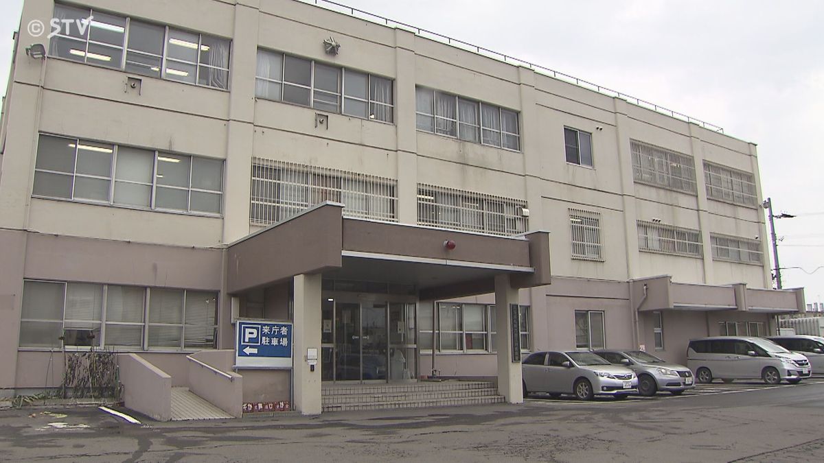 交番のドアに消火器を噴射　16歳少年が逃走するも確保され逮捕　動機慎重に捜査　北海道江別市