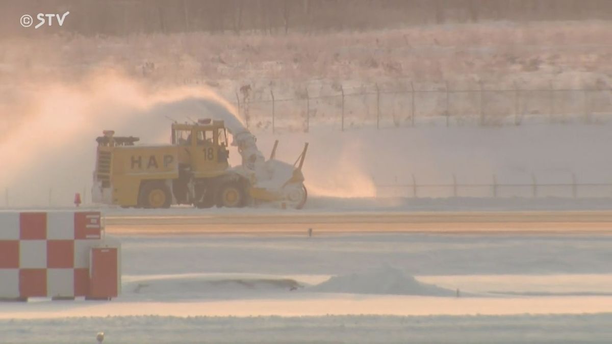 12日朝から除雪作業