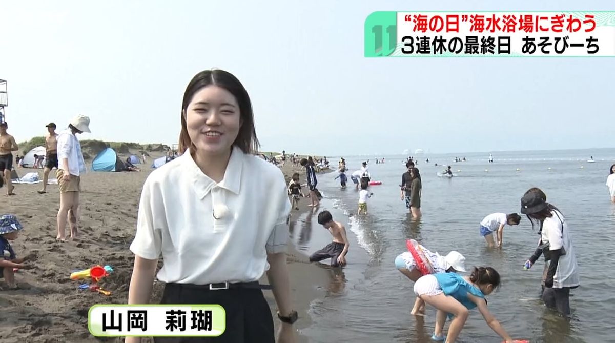 「冷たい。気持ち良い」多くの家族連れが海水浴を楽しむ　晴天に恵まれた「海の日」　北海道