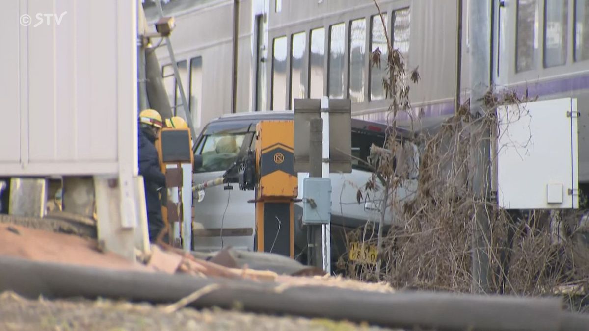 【続報】特急列車と車が衝突　あすも１２本運休で約５００人に影響見込み　JR函館線　北海道