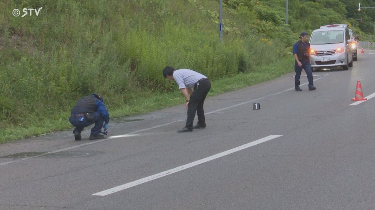 事故があった国道（14日・北海道芦別市）