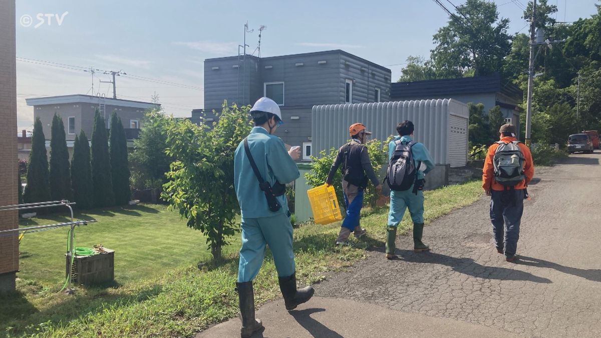 「クマがシカに覆いかぶさっている」びっくり!すぐ通報…シカの毛やクマの?足跡も 札幌市南区