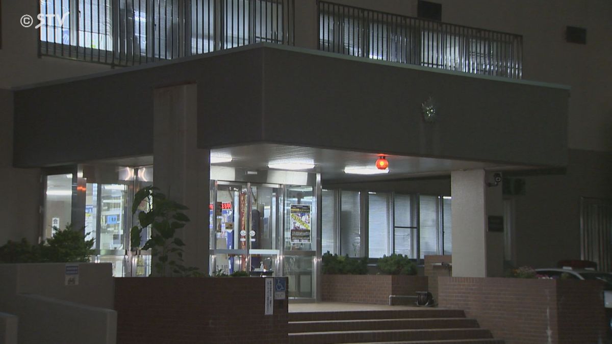 警察官が発砲 刃物持って近づく女に対し上空に威嚇射撃 女をその場で逮捕 北海道