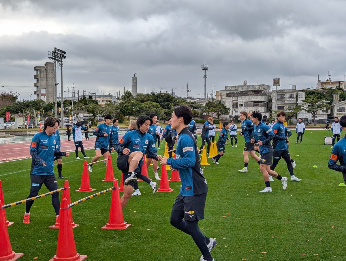 【コンサドーレ】沖縄キャンプ３日目　守備練習で岩政監督が積極指導！