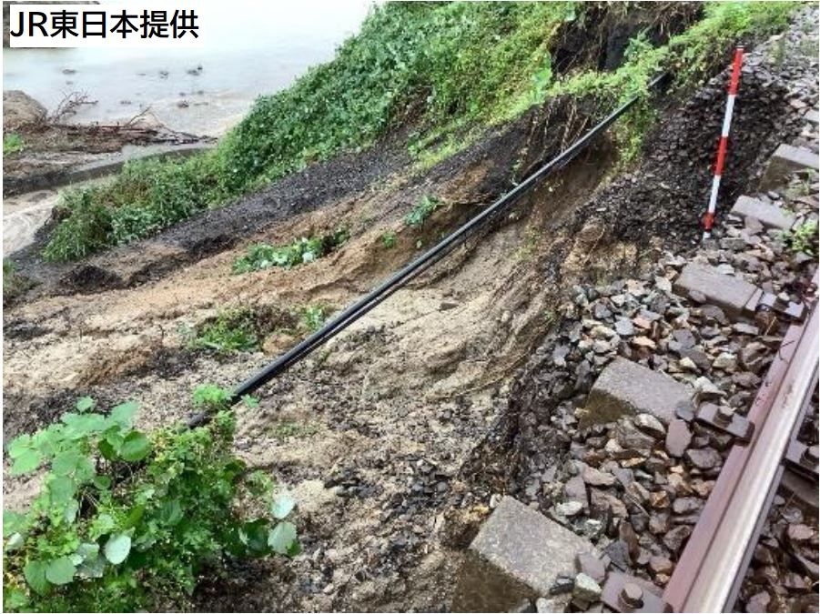 【大雨被害】線路を支える斜面の土砂が流出　復旧にはおおむね3週間かかる見込み　特急など運休　JR羽越本線の村上～間島《新潟》