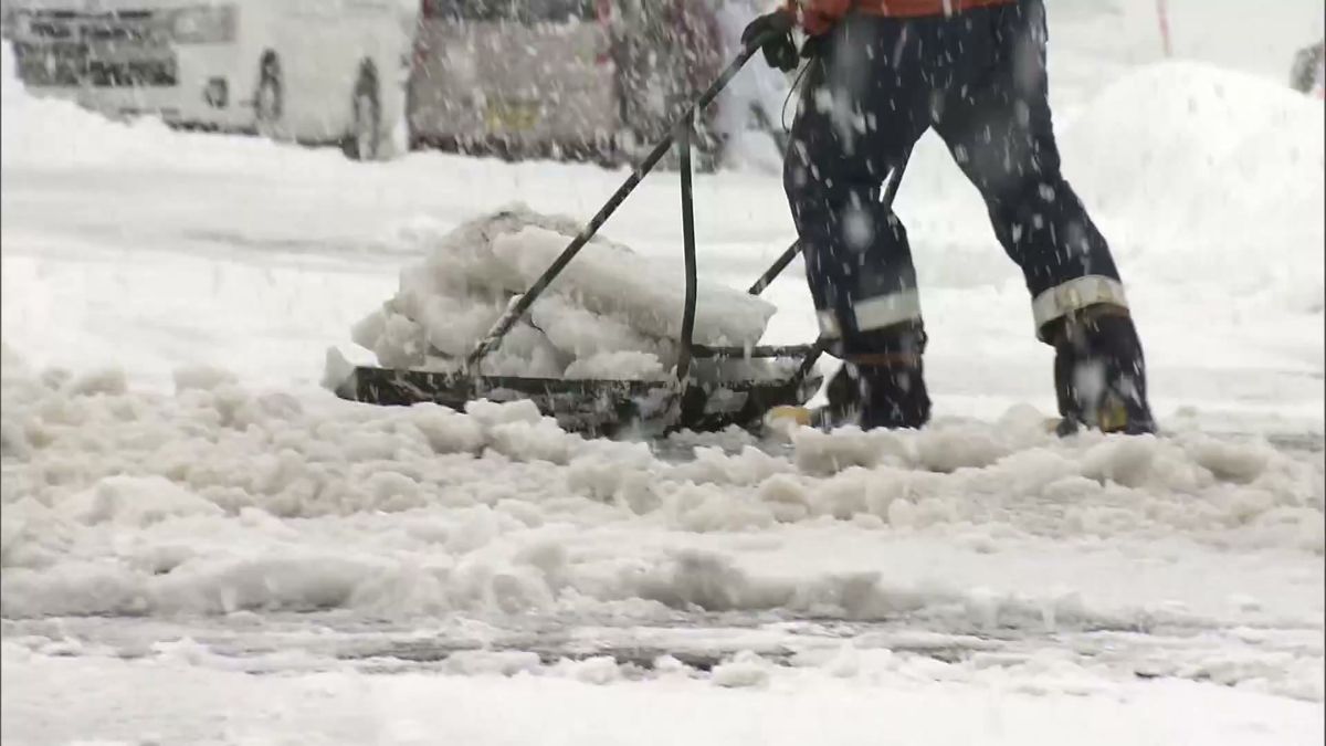 20日明け方まで大雪に警戒を　20日夕方までの24時間降雪量は最大で平地20センチ、山沿い70センチ予想　冬型の気圧配置は数日続く予想《新潟》