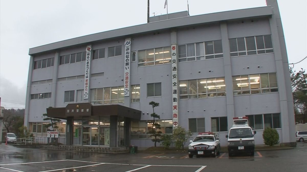 駐車場に停めていた車にペンキをかける　器物損壊の疑いで19歳の男を逮捕　《新潟》