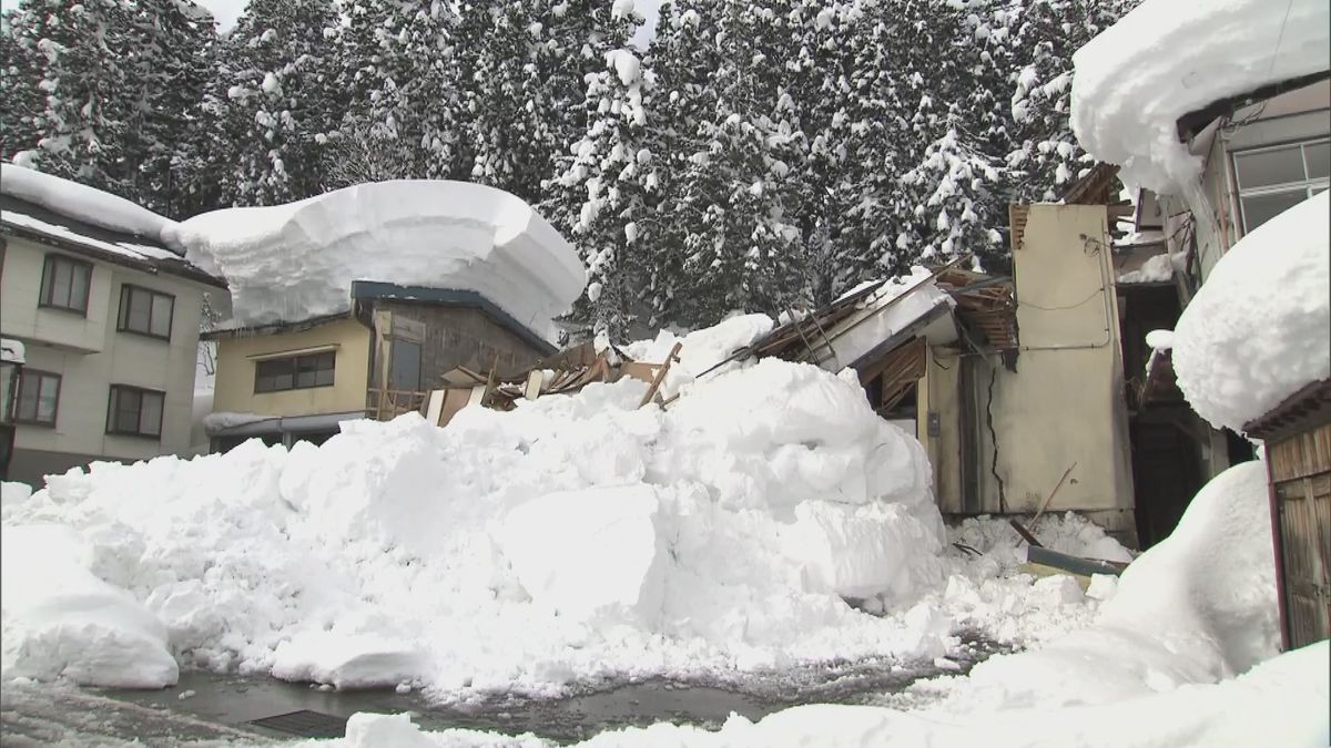 魚沼市の大湯温泉　建物の一部が雪の重みで倒壊か　4メートルほどの積雪も 《新潟》