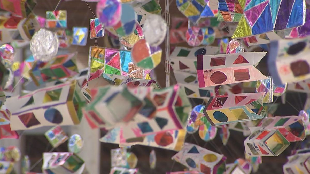子どもたち手作り JR日田駅前に約300匹のこいのぼり　大分