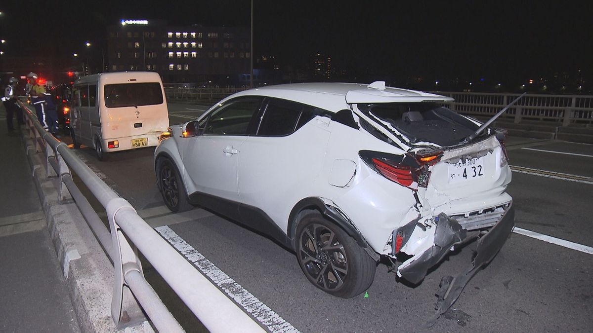 車4台が絡む玉突き事故　運転手4人がけが　大分市の国道197号の舞鶴橋