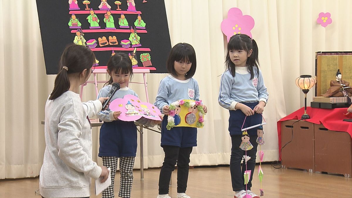 大分市の幼稚園でひなまつり集会　手作りのひな人形を披露し、由来など楽しく学ぶ