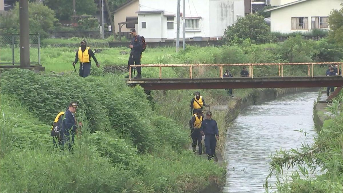 警察が行方不明の男性を捜索中に身元不明の遺体を発見　身元の特定急ぐ　大分県日田市