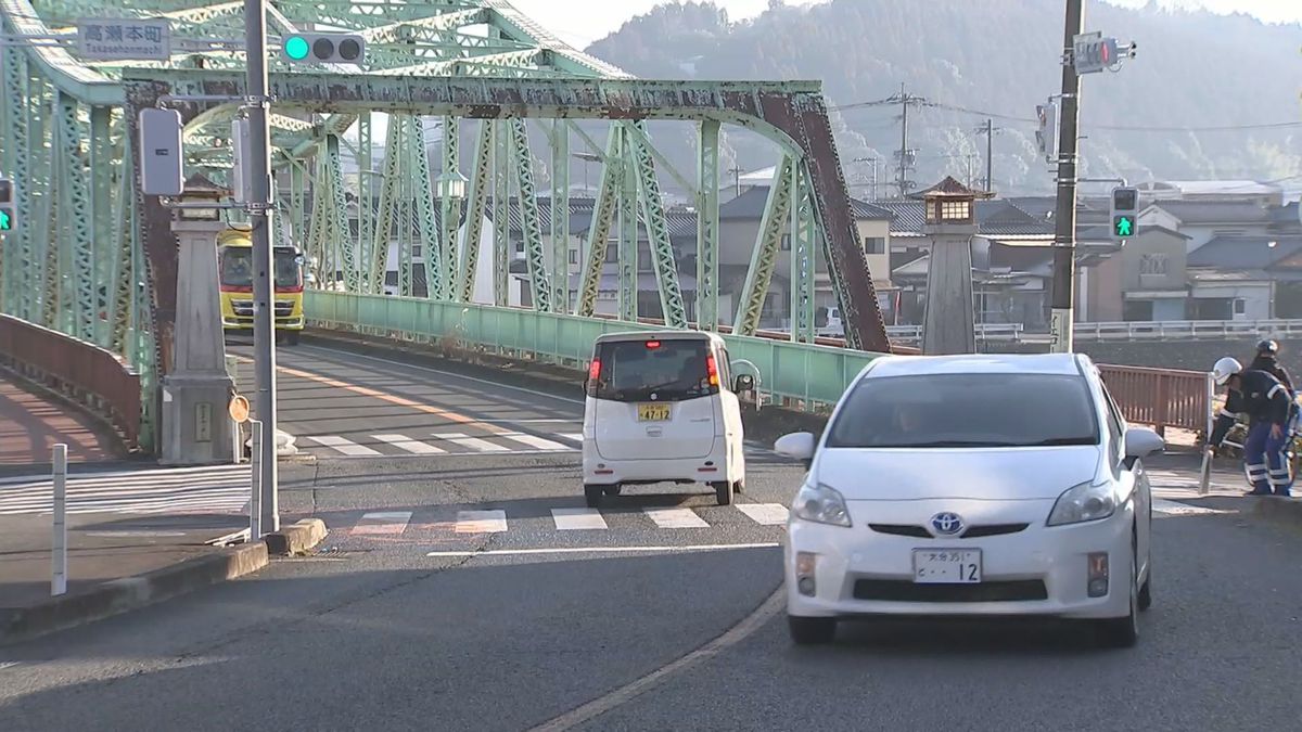 韓国人旅行者の71歳男性が交差点で車にはねられ死亡　家族旅行で日田に　当時は1人で外出　大分