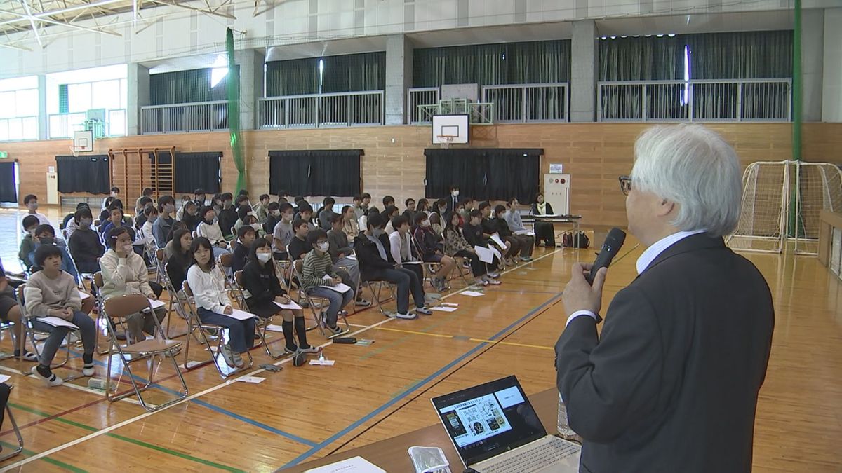 小学生が由布院の歴史を学ぶ　日本の「公園の父」本多静六講演100周年記念　大分