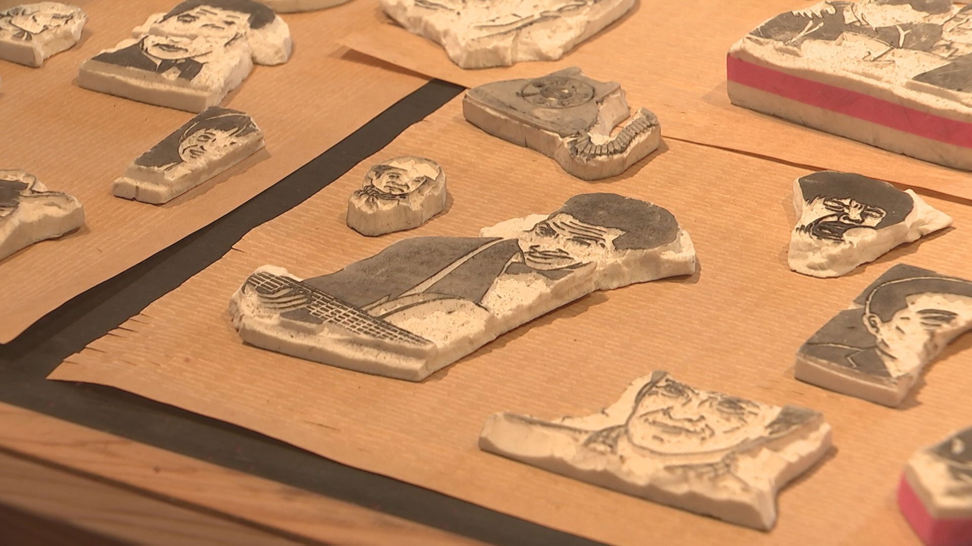 消しゴム版画家」ナンシー関さん作品展 アントニオ猪木やジャイアント