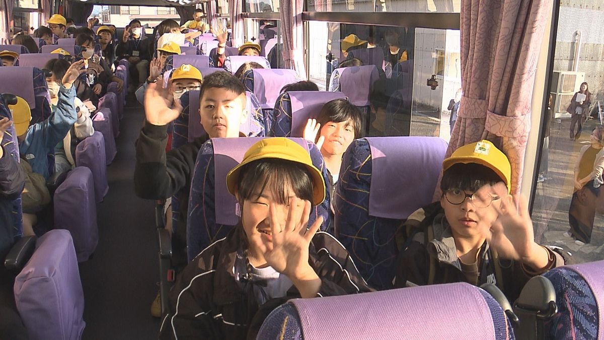 大分市の小学校　修学旅行第一陣が出発　大分