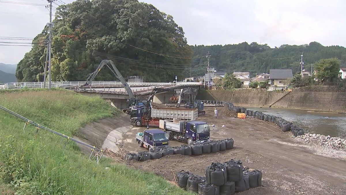 復旧まで２年～３年の見込み　大雨で被災した日田・三郎丸橋　撤去作業開始　仮設歩道橋は来年２月にも大分