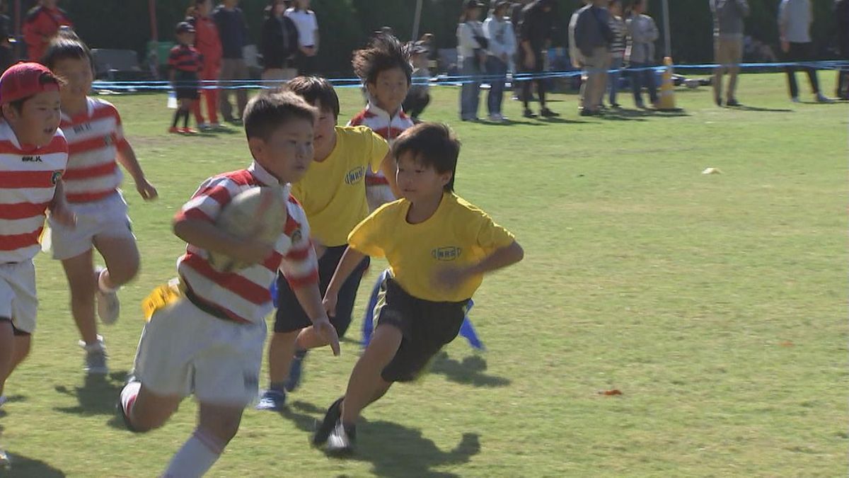 「将来はラグビー選手になりたい」小学生約230人が奮闘　ミニラグビー大会　大分県臼杵市