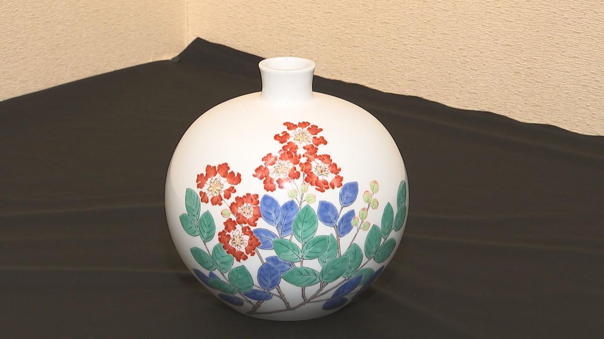 有田焼の陶芸家・十五代酒井田柿右衛門さんの展覧会始まる　襲名10周年記念　大分