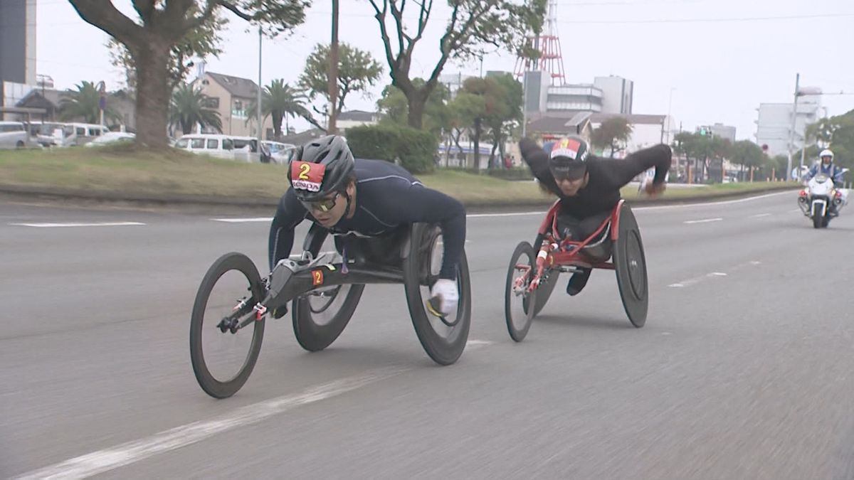 大分国際車いすマラソン　パリのメダリストたちが熱戦　男子は中国の金選手がアジア記録で初優勝　