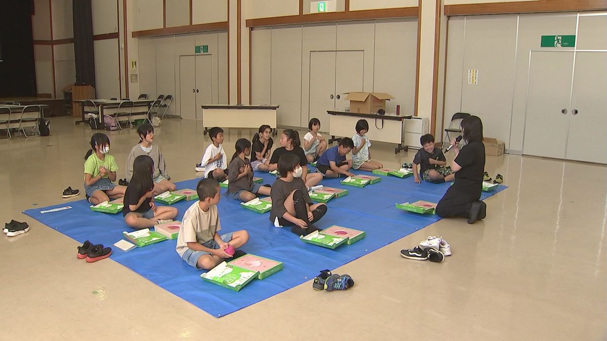 「固くて難しかった」小学生が心臓マッサージを体験　防災セミナー開催　大分