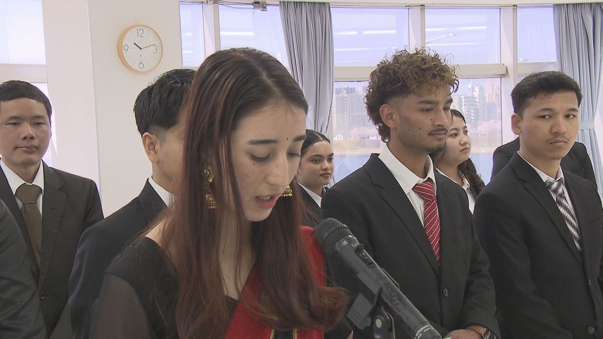観光専門学校で入学式　ネパールなどから外国人20人入学　2年間かけ日本語やビジネスマナー学ぶ　大分