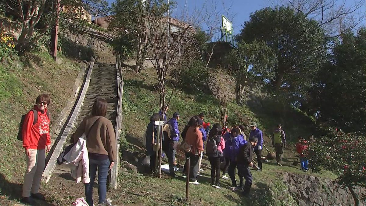 高校生たちがジンダイアケボノなどを植樹　大分