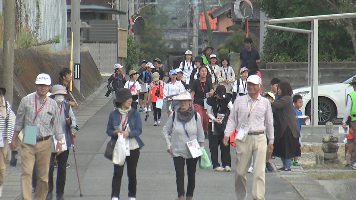 文化財を巡るウォーキングイベント　4歳～92歳の約130人が歴史を学びながら歩く　大分