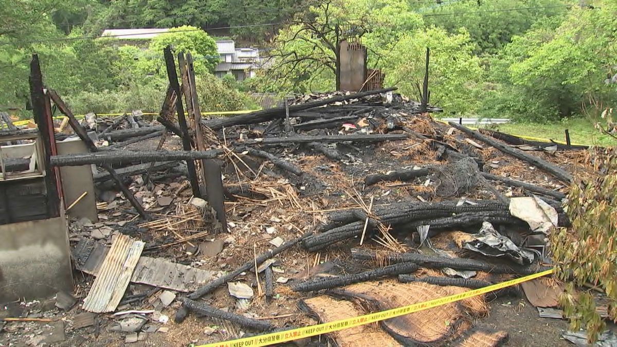 豊後高田市の住宅で火事　焼け跡から性別不明の1人の遺体　大分