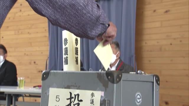 【回顧おおいた　政治・選挙】「佐藤知事誕生」「議員バッジ」「政治資金パーティー巡る問題」